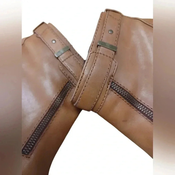 Clarks Ankle Booties Tan  Leather Zip Up Heels Size 6 - Picture 4 of 10